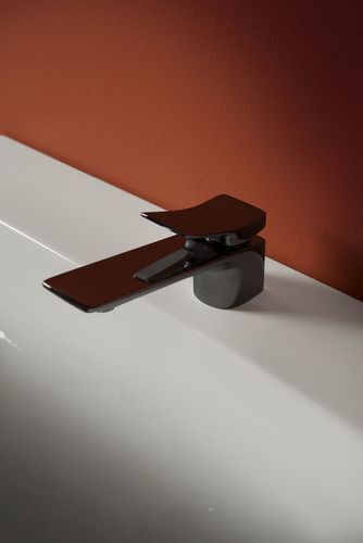 Włoski design w nowej kolekcji baterii łazienkowych